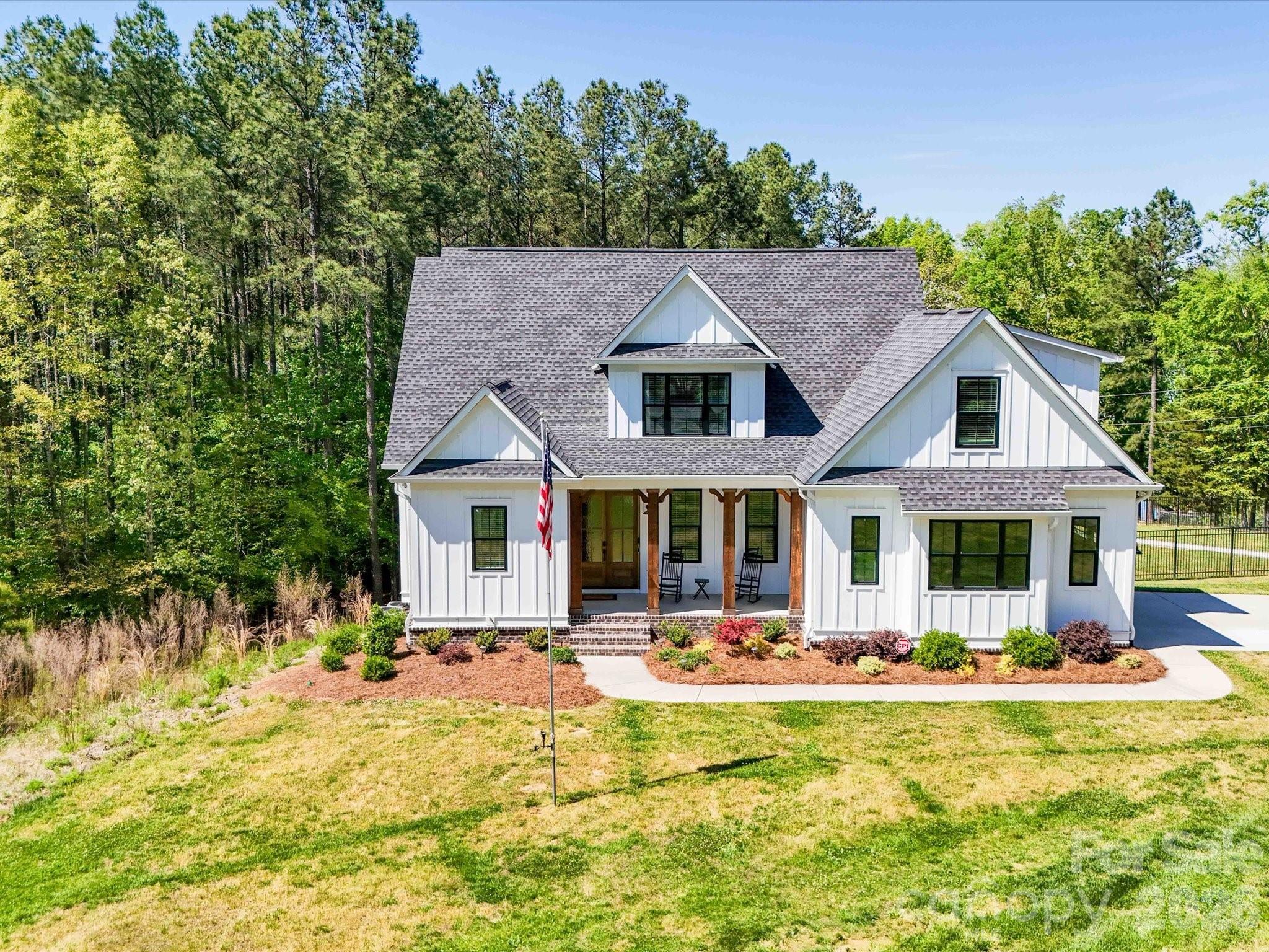 4588 Rinaldo Road — York