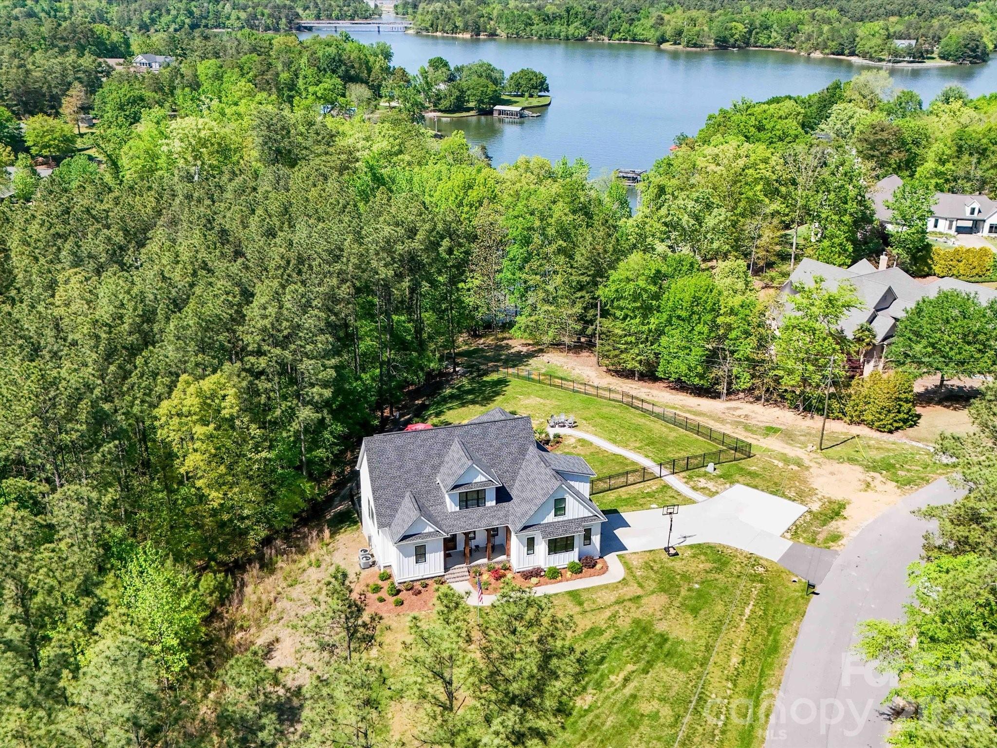 4588 Rinaldo Road — York