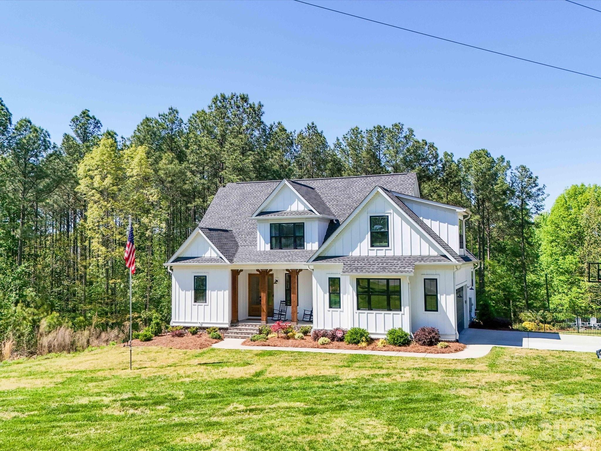 4588 Rinaldo Road — York