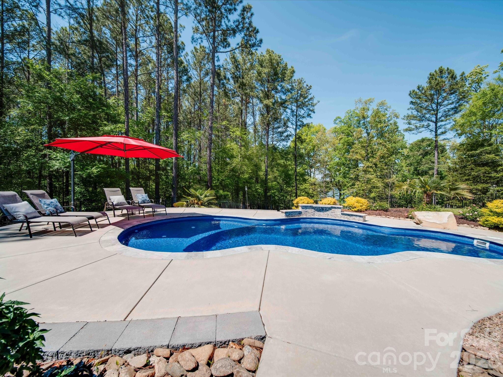 4588 Rinaldo Road — York