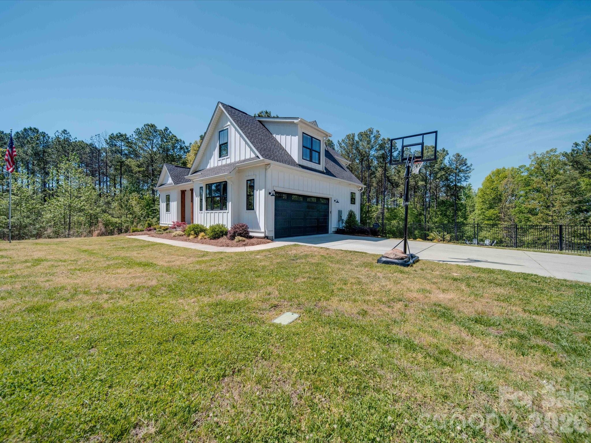 4588 Rinaldo Road — York