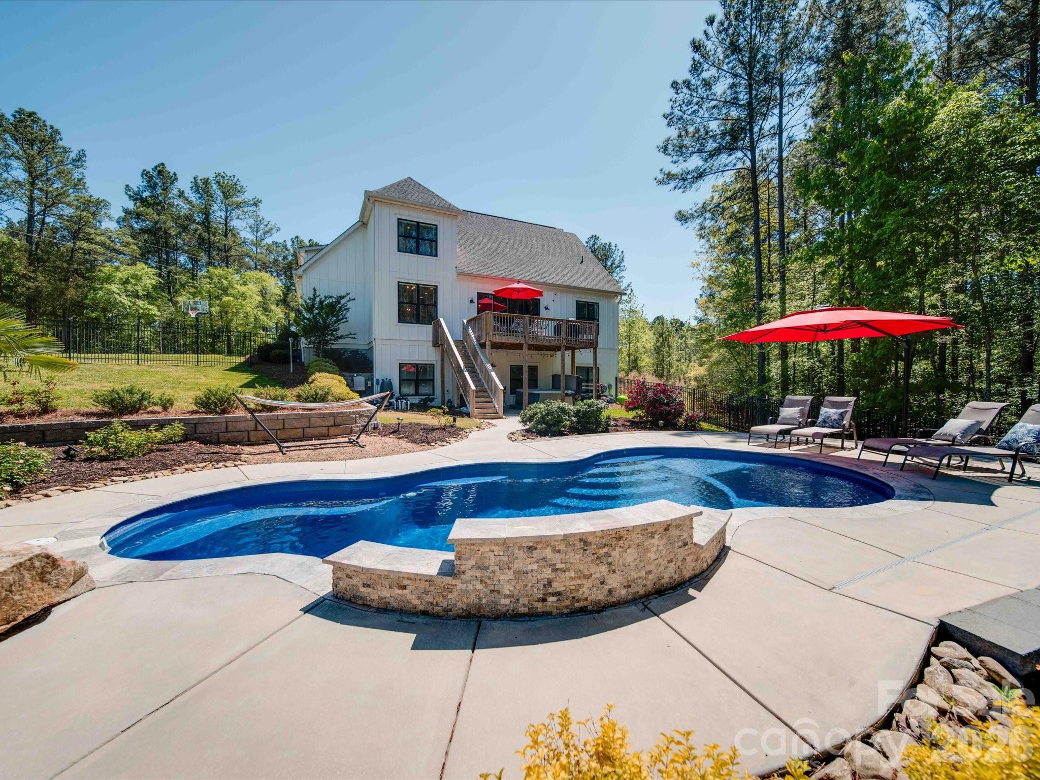 4588 Rinaldo Road — York