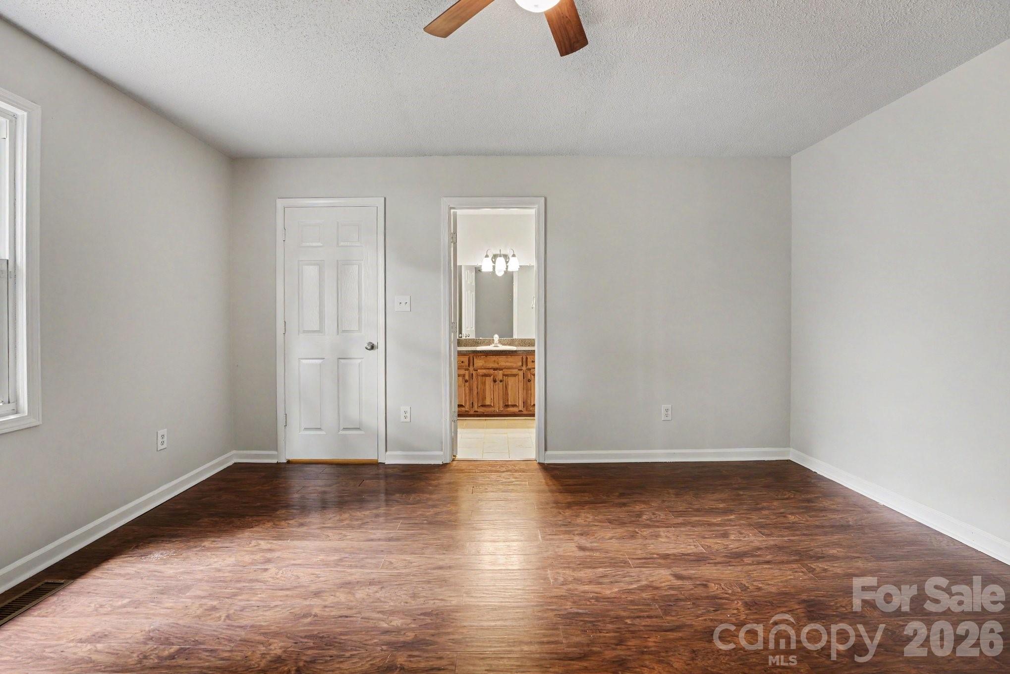 2684 Tiffany Street — Conover