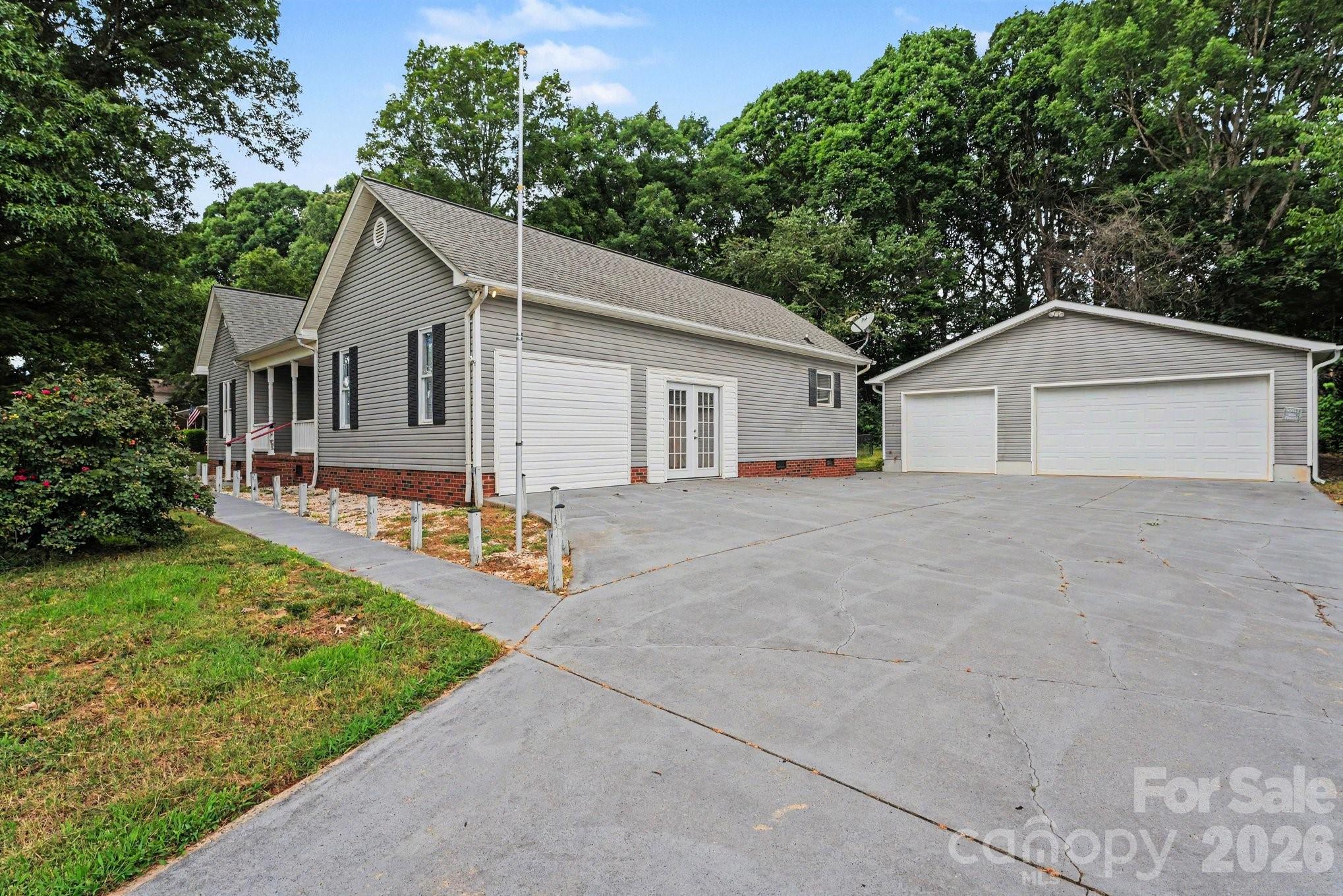 2684 Tiffany Street — Conover