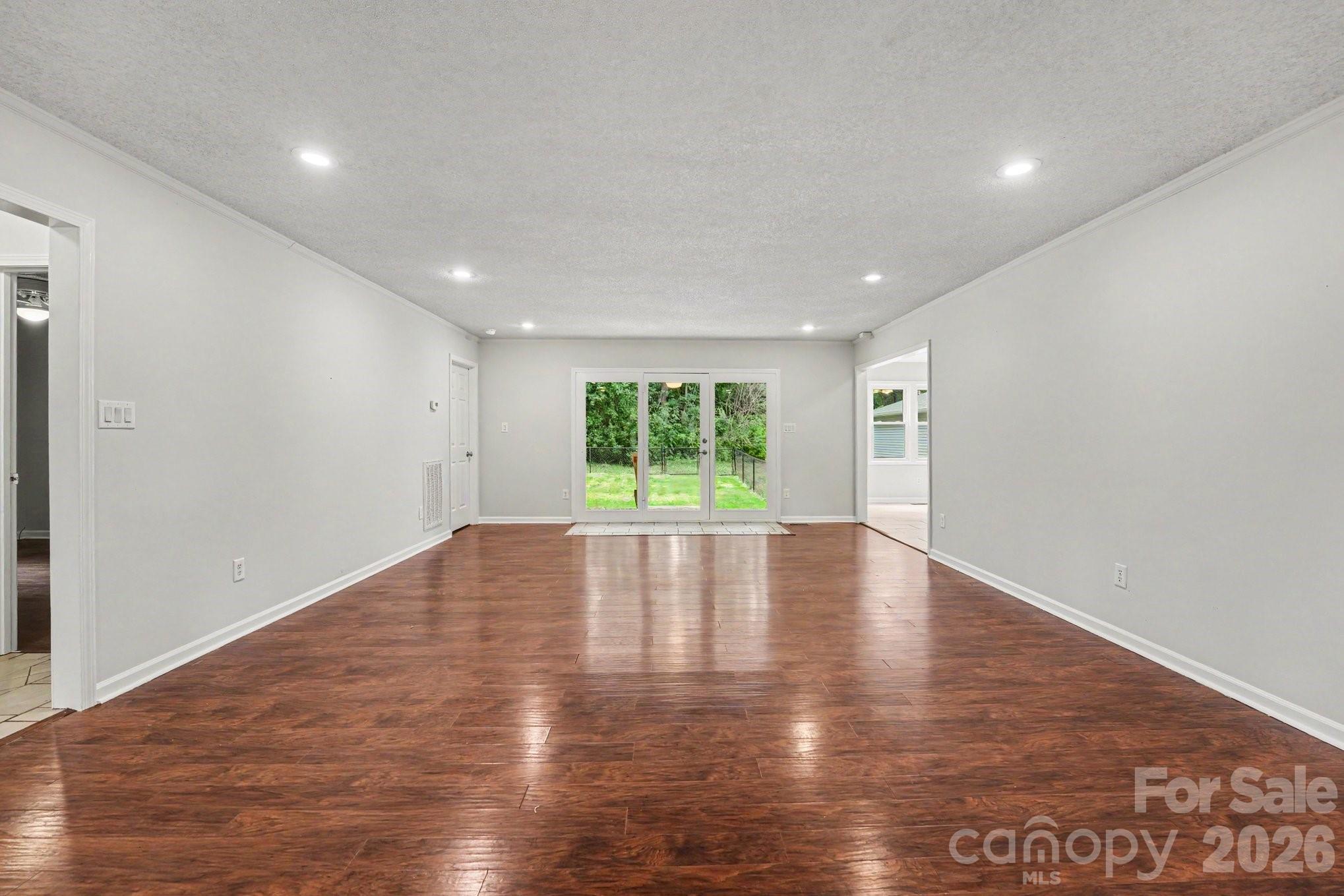 2684 Tiffany Street — Conover