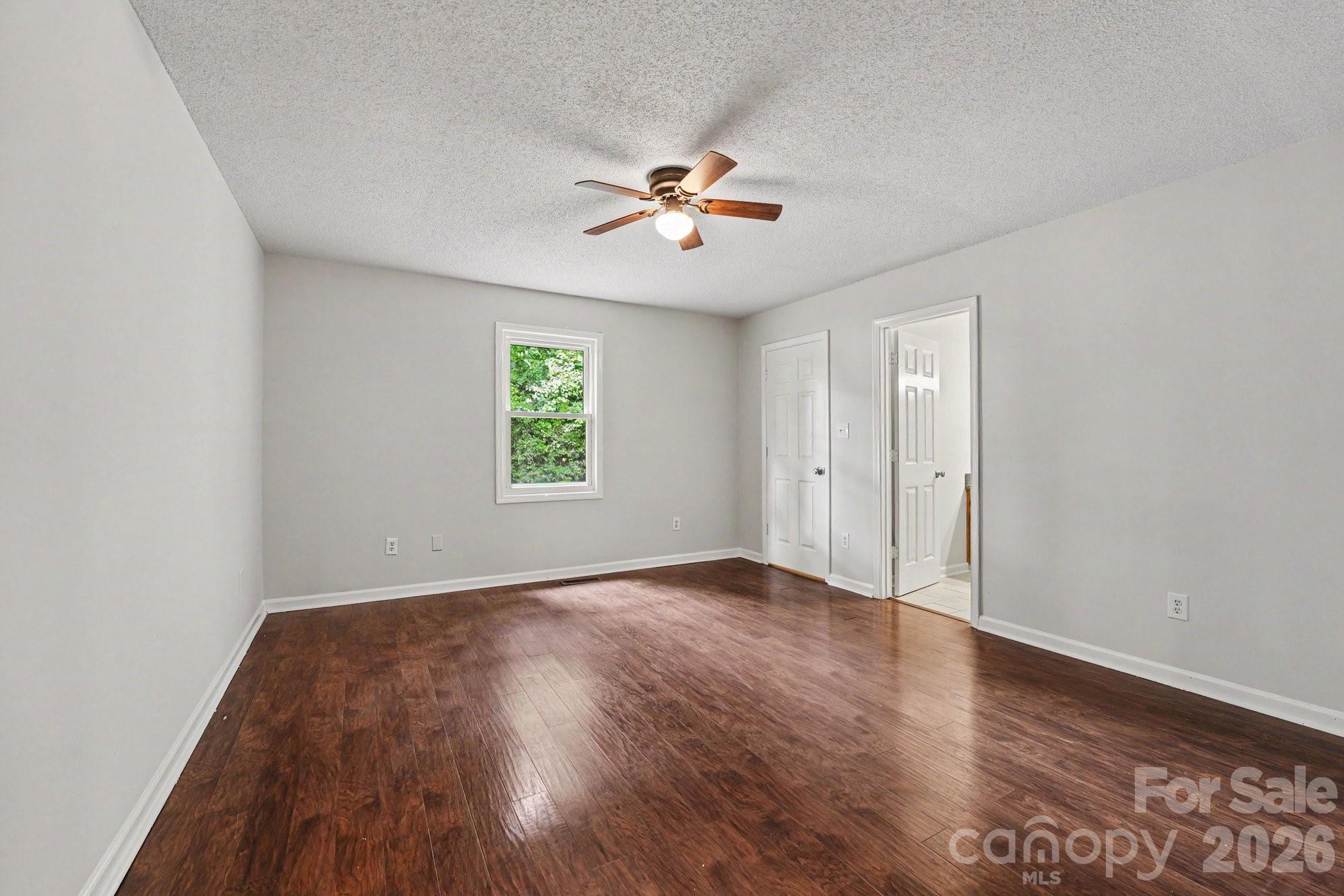 2684 Tiffany Street — Conover