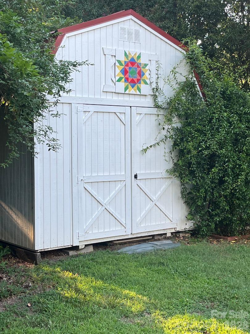 1602 Griffith Road — Monroe