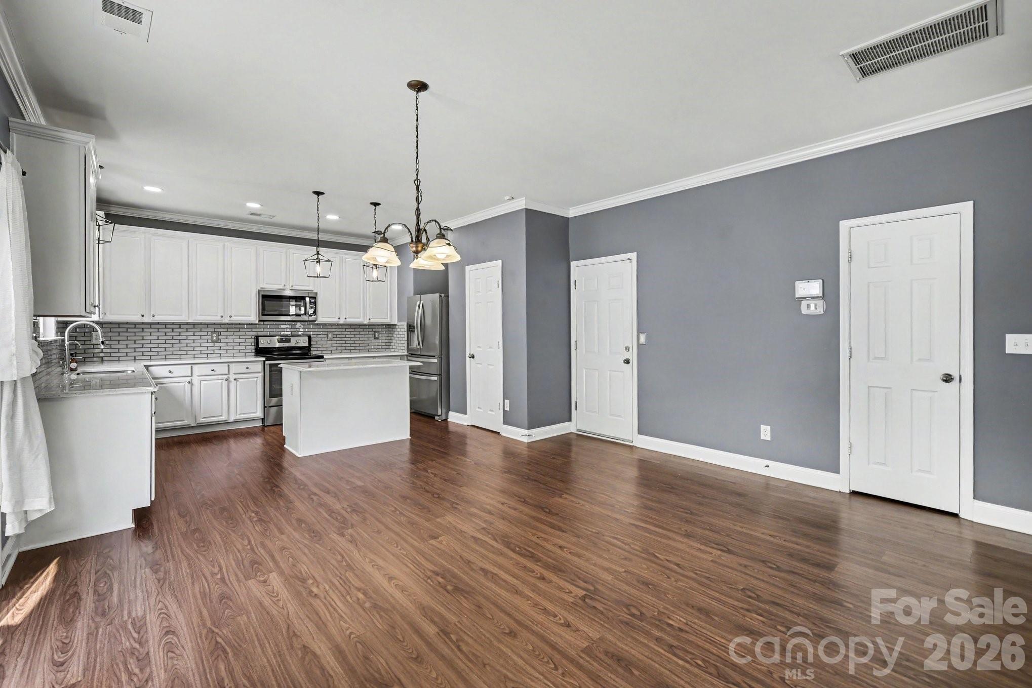 10327 Barrands Lane — Charlotte
