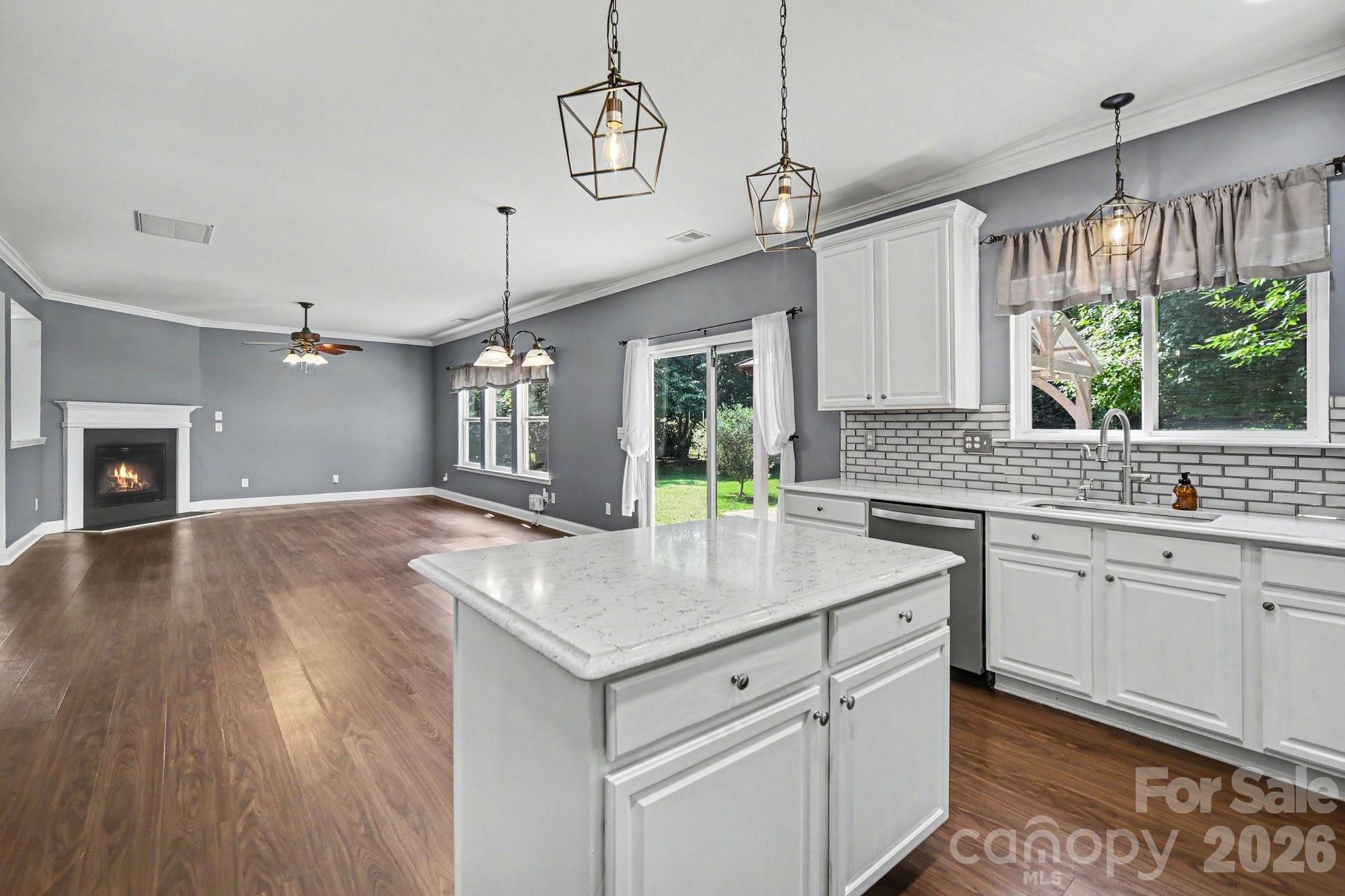 10327 Barrands Lane — Charlotte