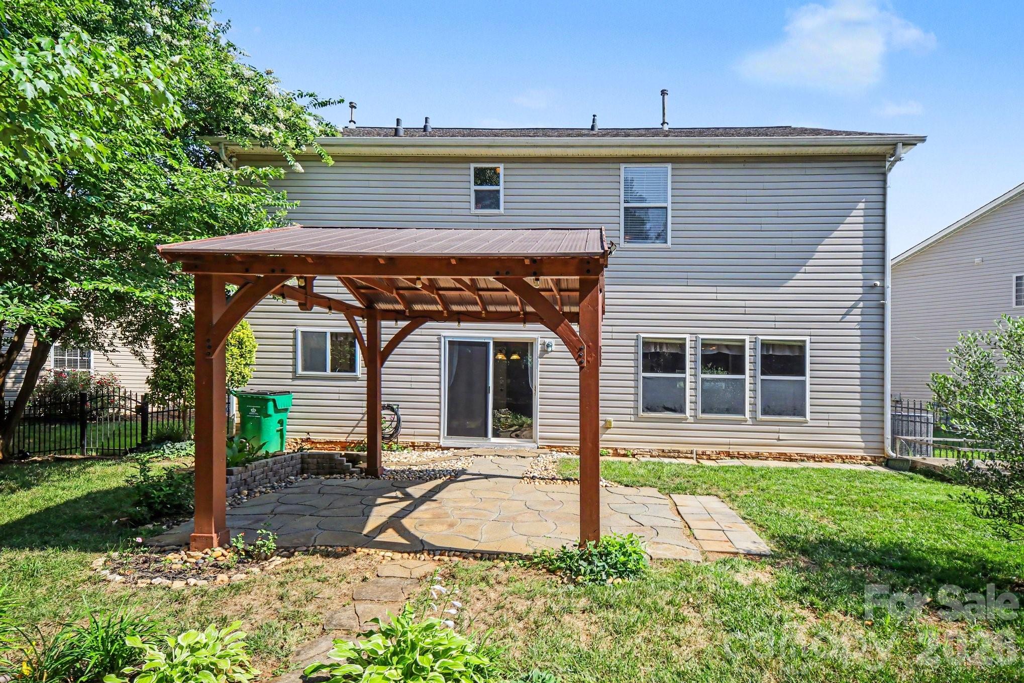 10327 Barrands Lane — Charlotte