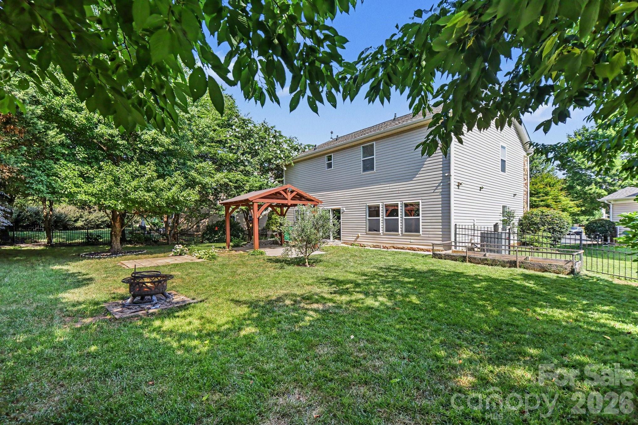 10327 Barrands Lane — Charlotte