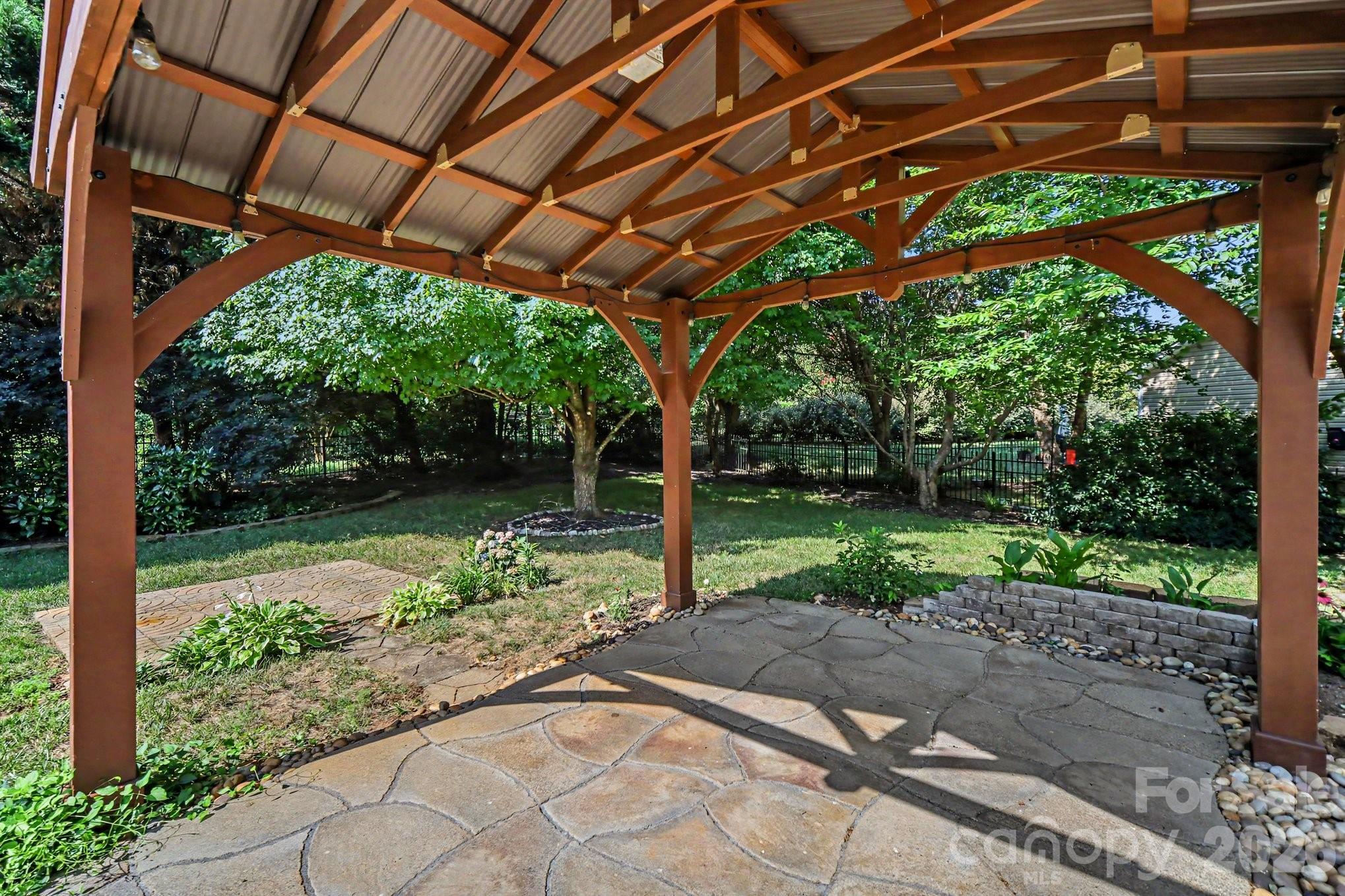 10327 Barrands Lane — Charlotte