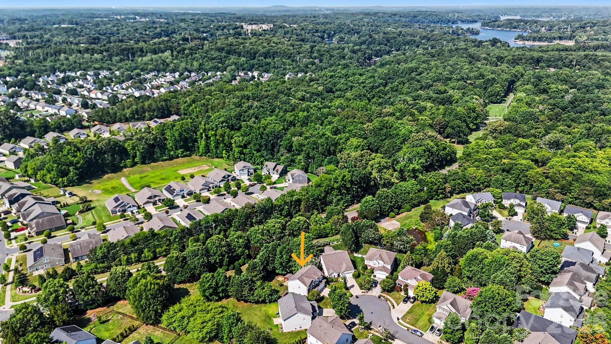 10327 Barrands Lane — Charlotte