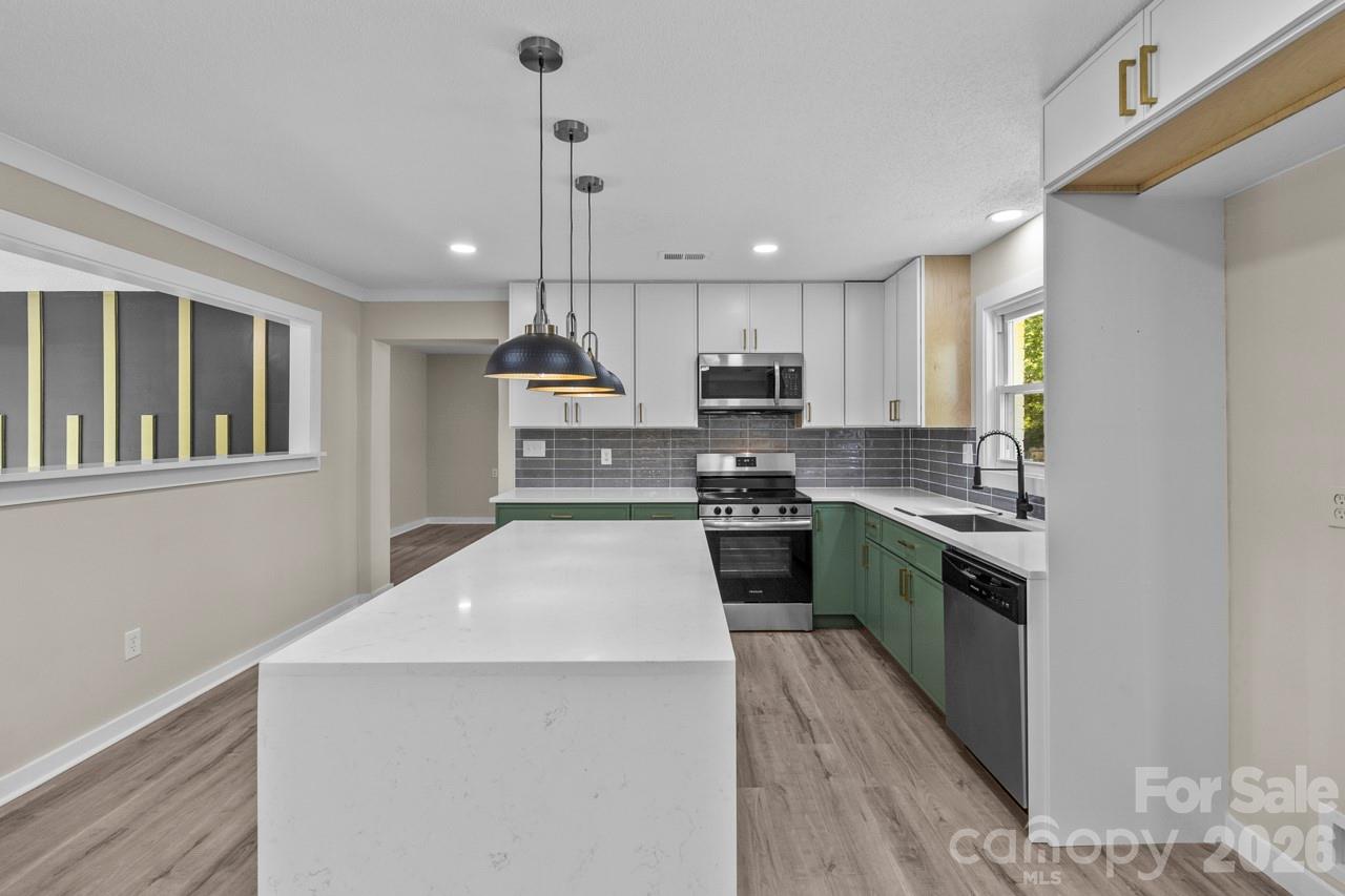 1125 Rembrandt Drive SW — Concord