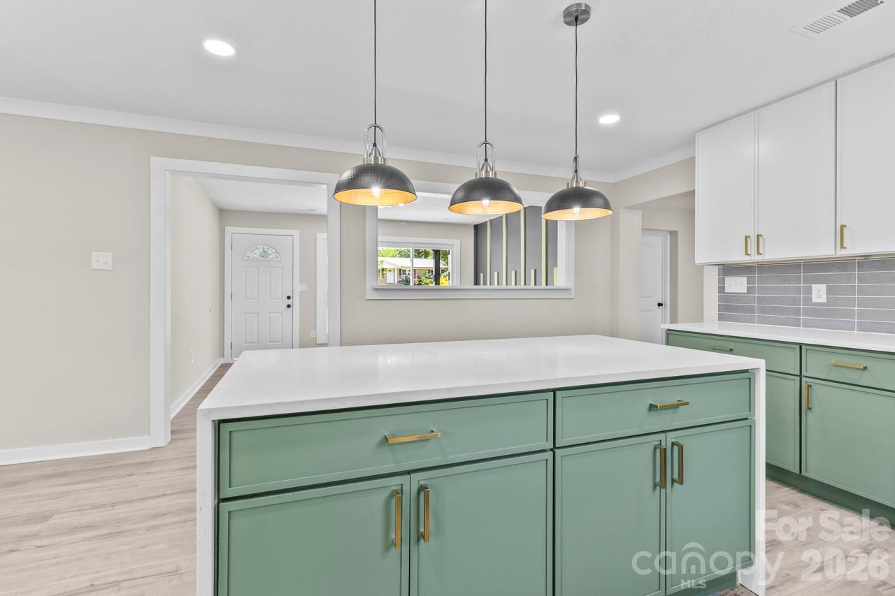 1125 Rembrandt Drive SW — Concord