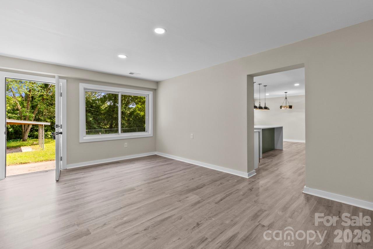1125 Rembrandt Drive SW — Concord