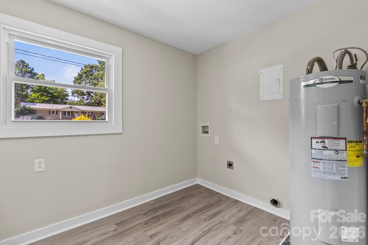 1125 Rembrandt Drive SW — Concord