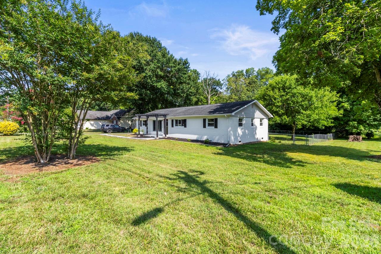 1125 Rembrandt Drive SW — Concord