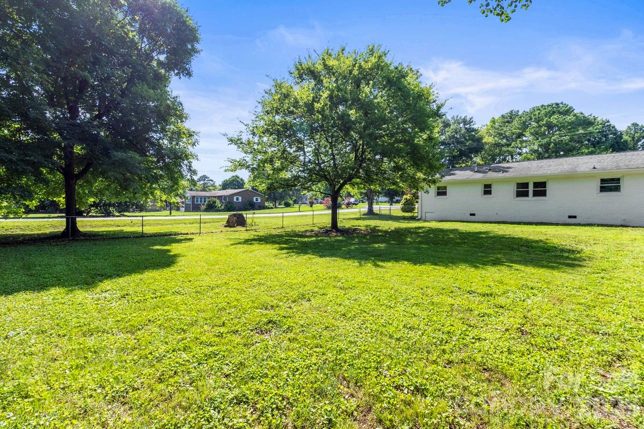 1125 Rembrandt Drive SW — Concord