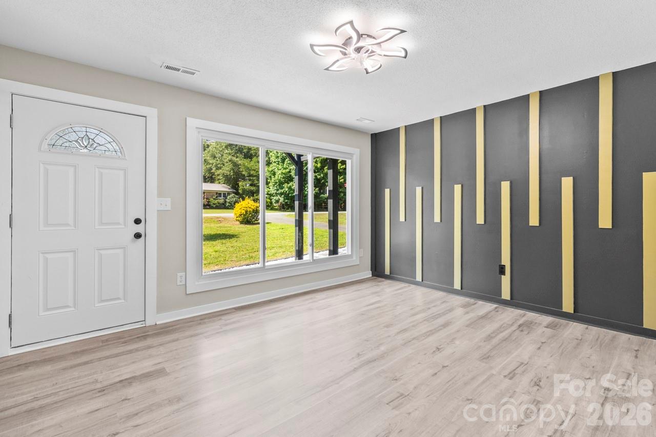 1125 Rembrandt Drive SW — Concord