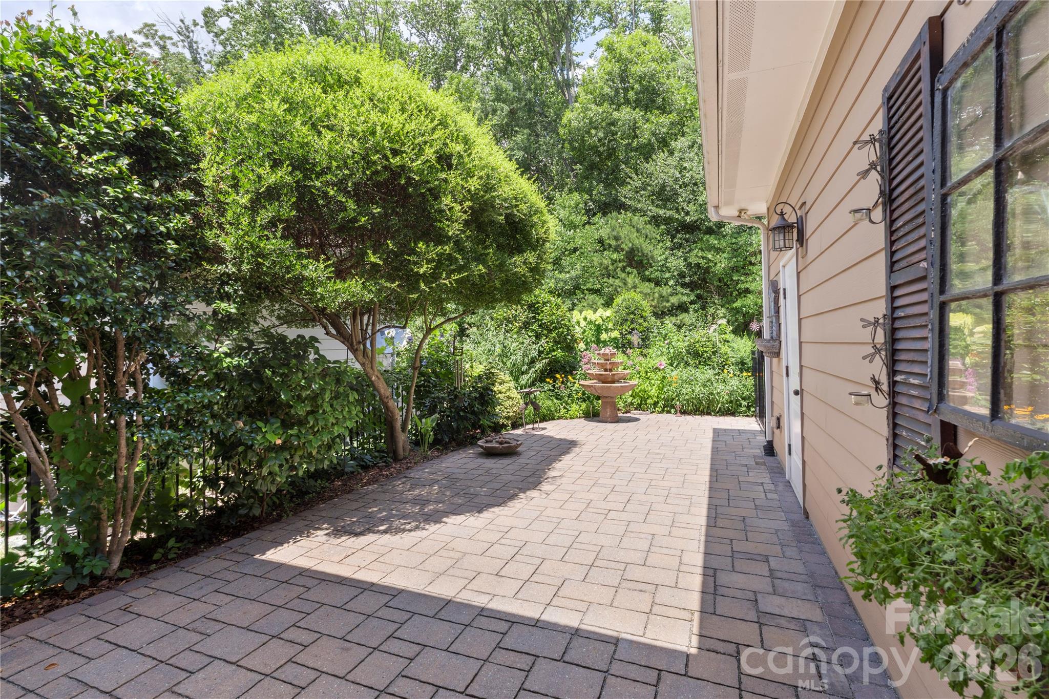 2145 Lexington Street — Belmont