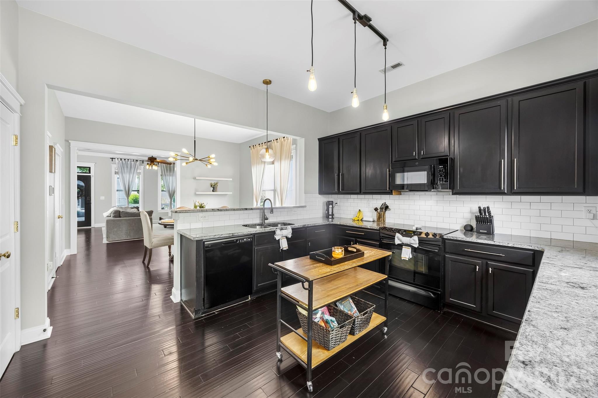 6917 Dunton Street — Huntersville