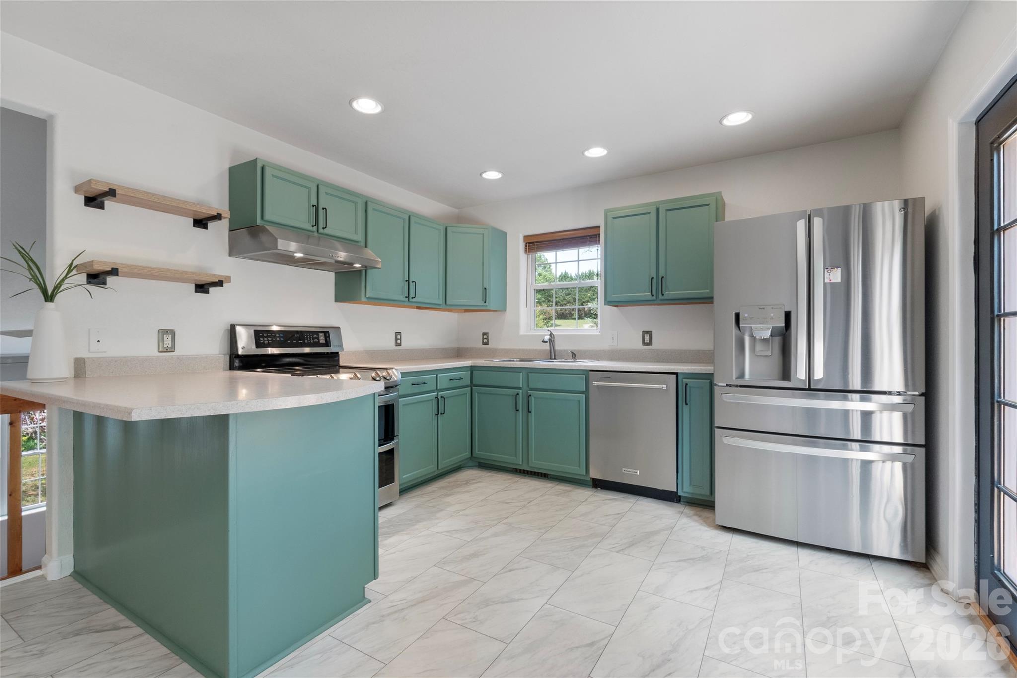 100 Carriage Hill Drive — Morganton