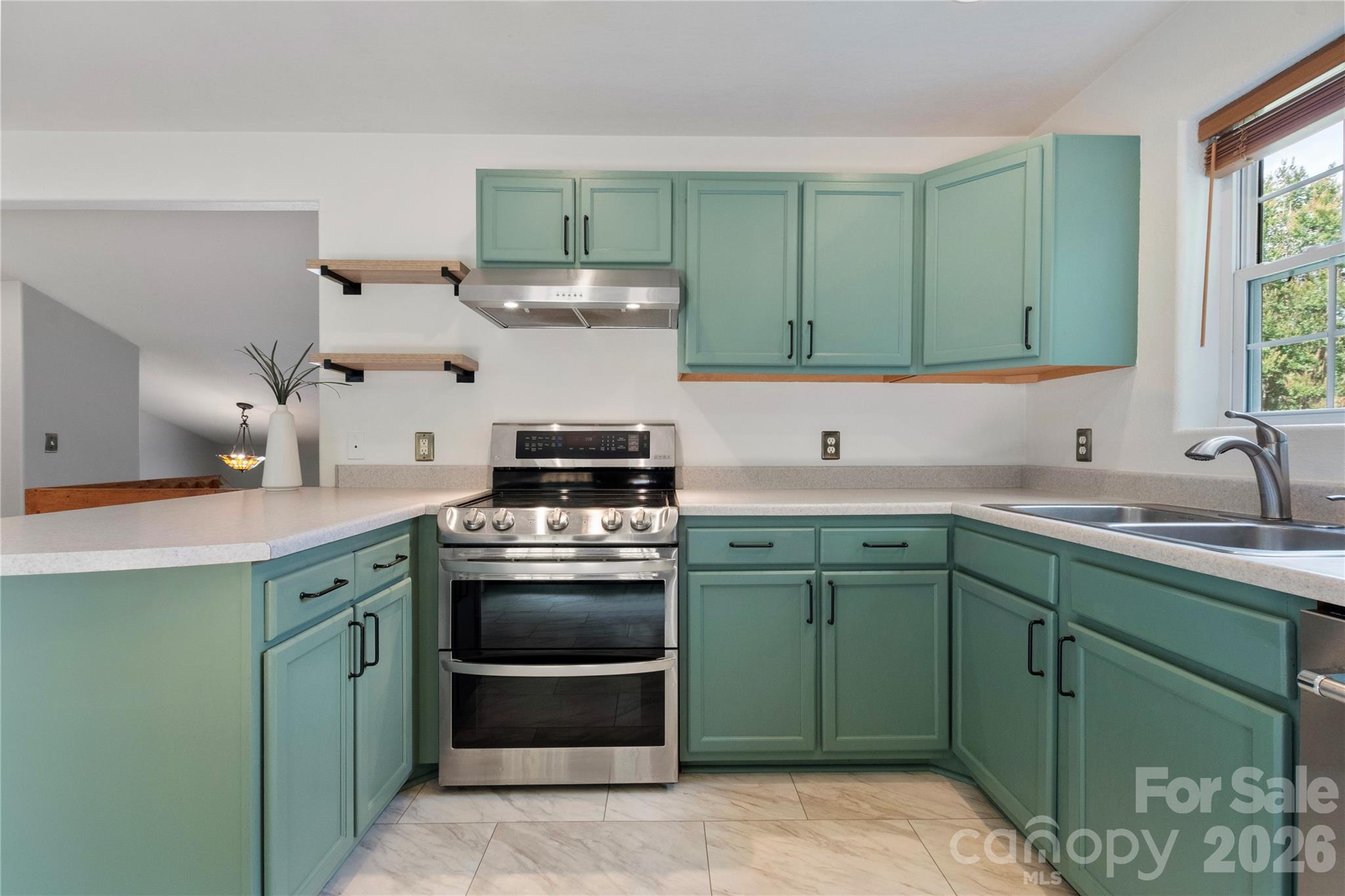 100 Carriage Hill Drive — Morganton