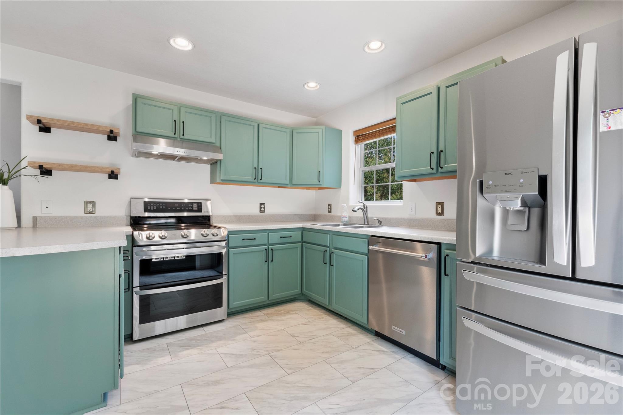 100 Carriage Hill Drive — Morganton