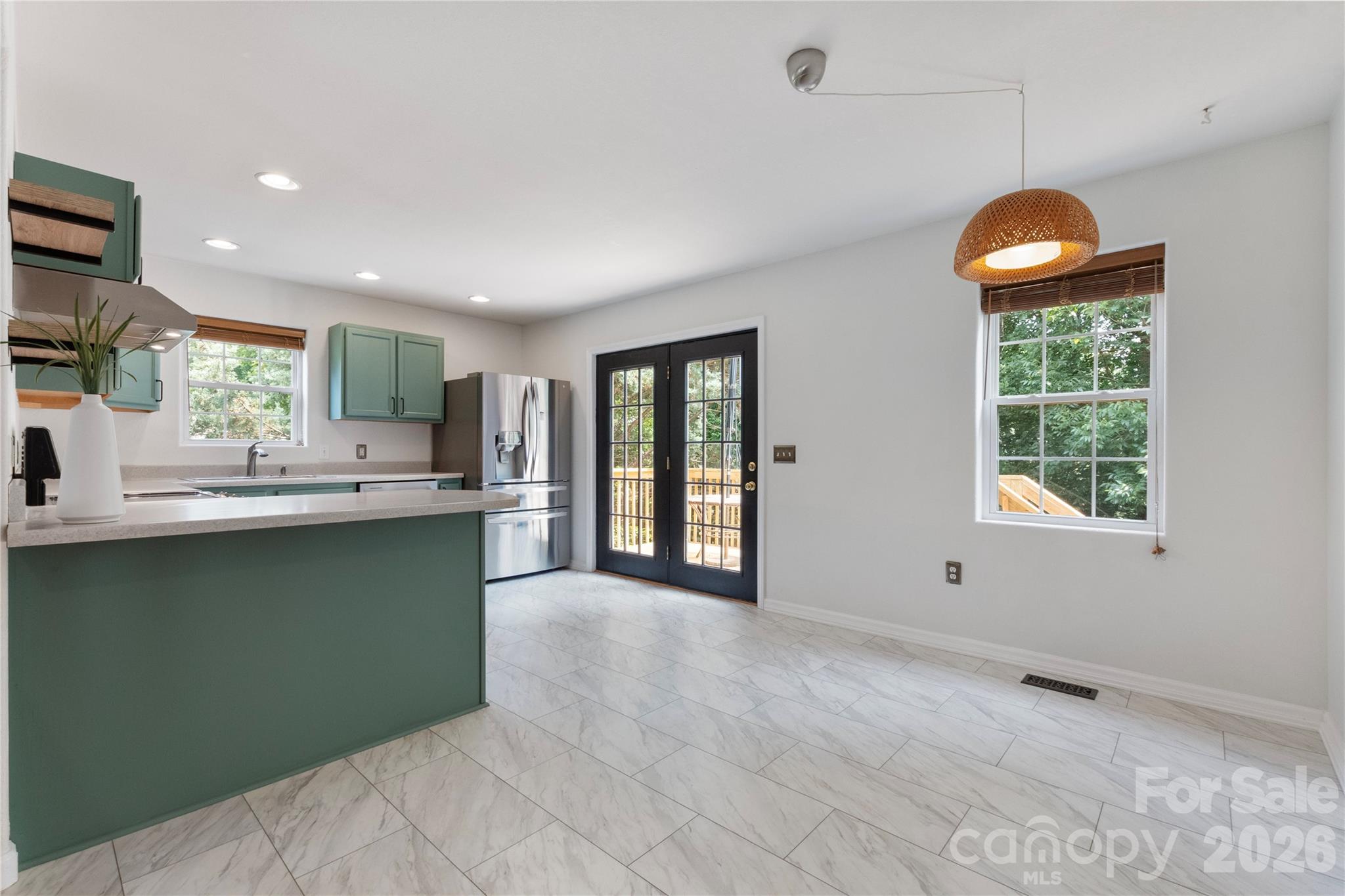 100 Carriage Hill Drive — Morganton