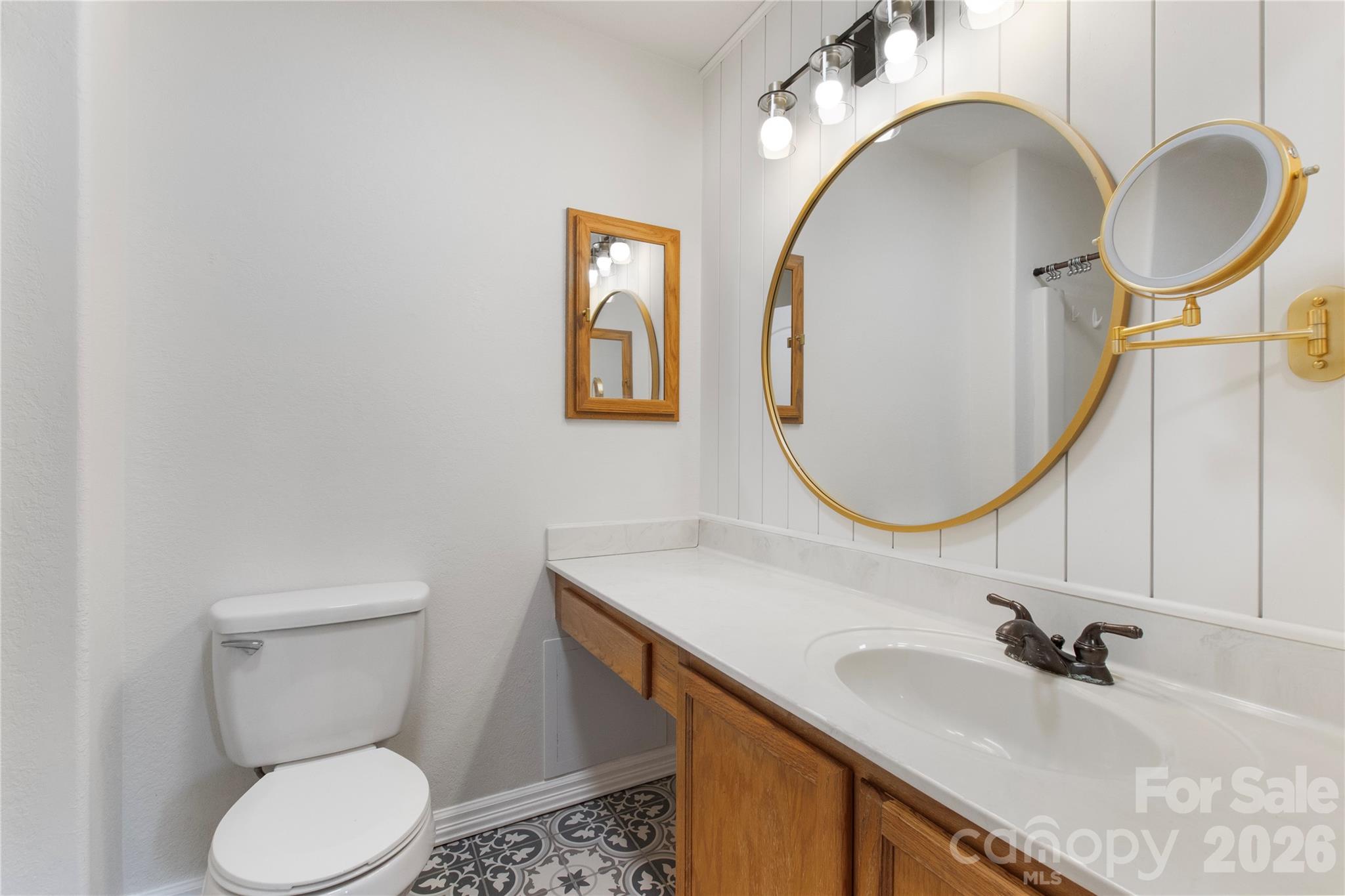 100 Carriage Hill Drive — Morganton