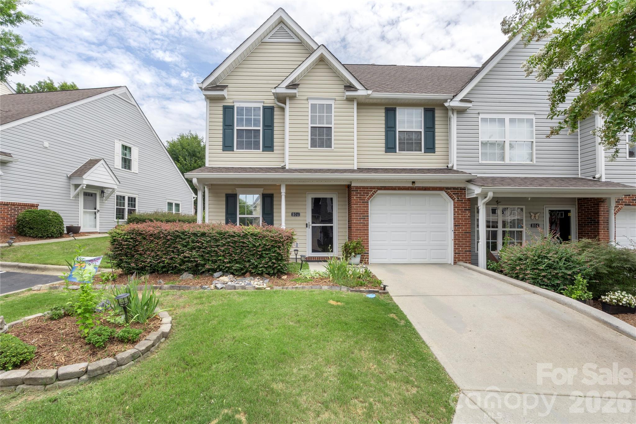 806 Rock Lake Glen — Fort Mill