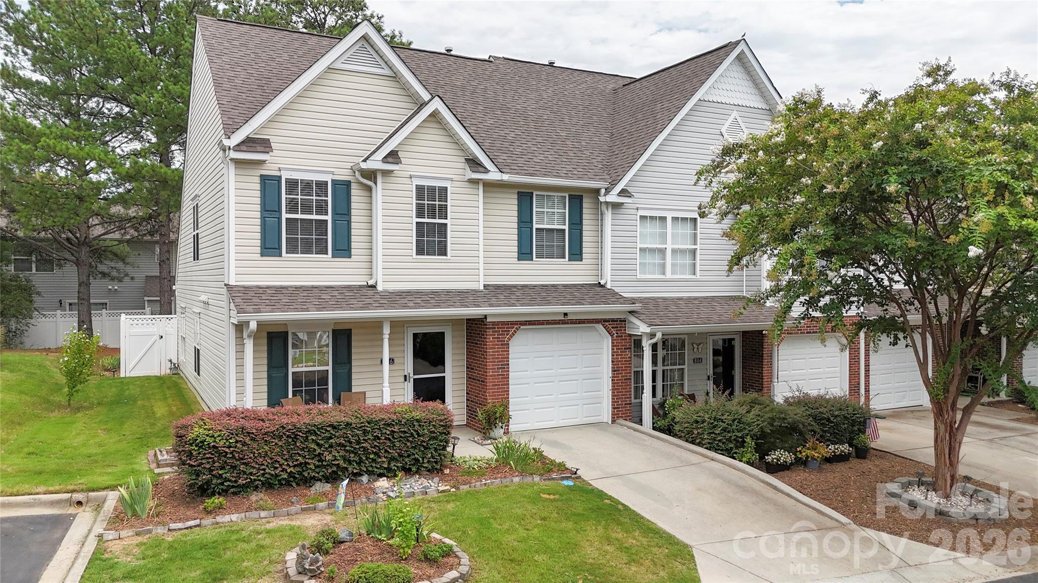 806 Rock Lake Glen — Fort Mill