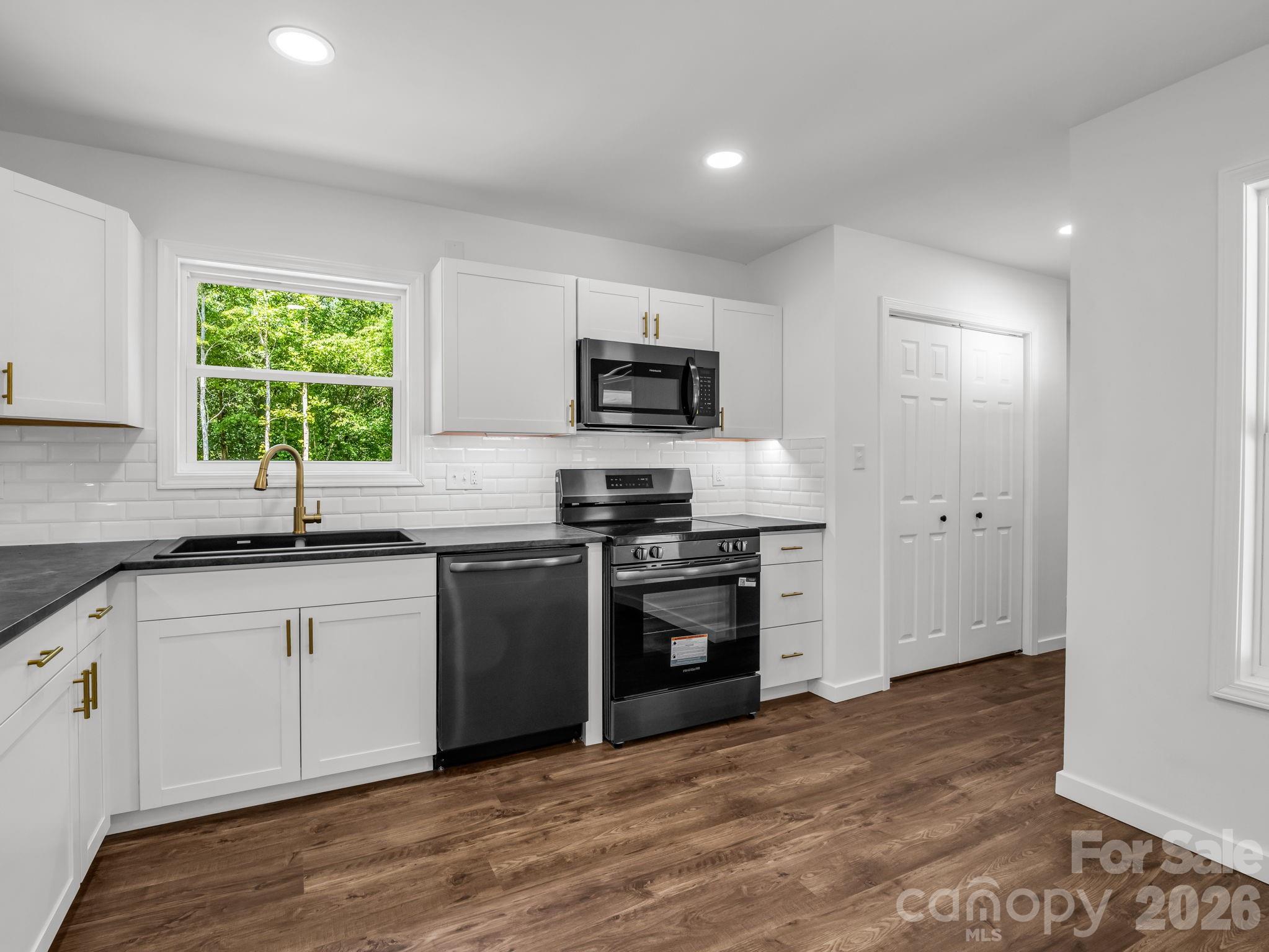 314 Maryland Drive #61 — Forest City