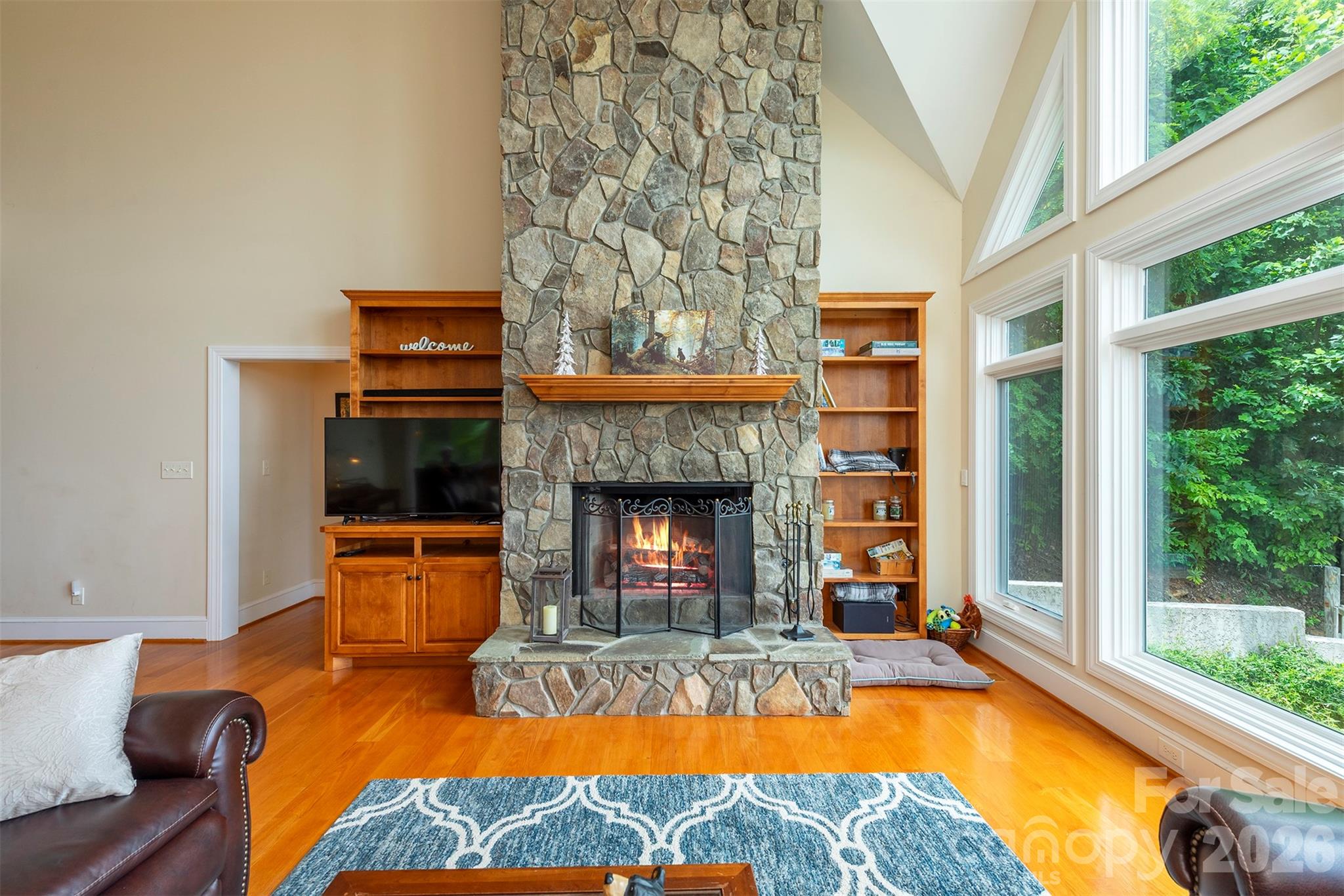 301 Oak Winds Drive — Old Fort