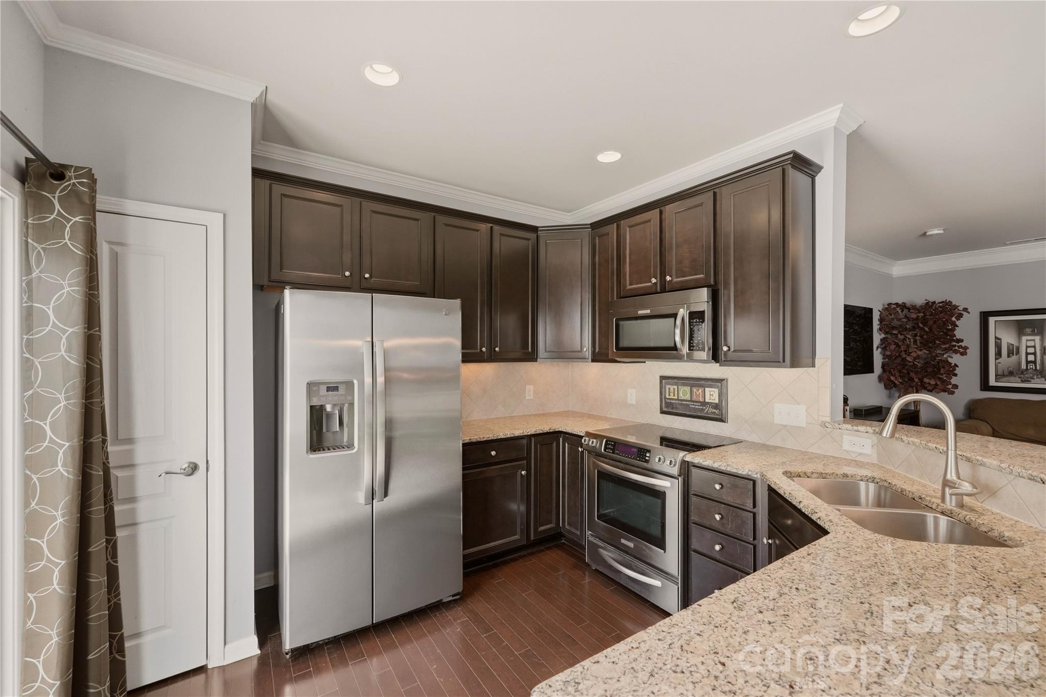 2433 Diplomat Lane — Charlotte