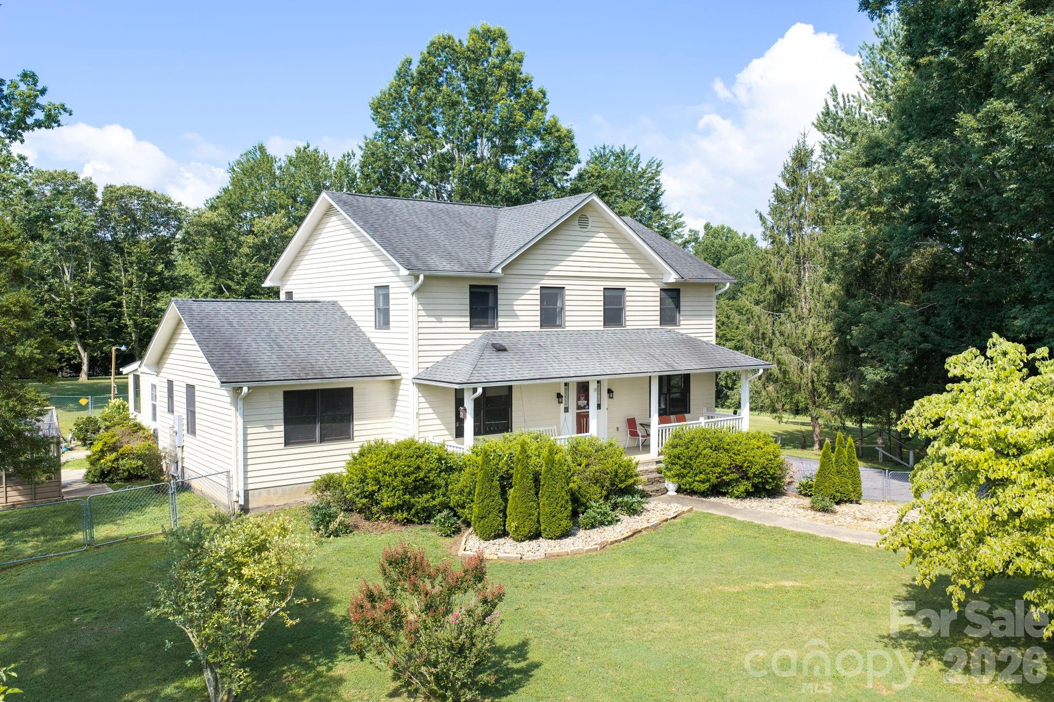 10 Old Turnpike Road — Mills River