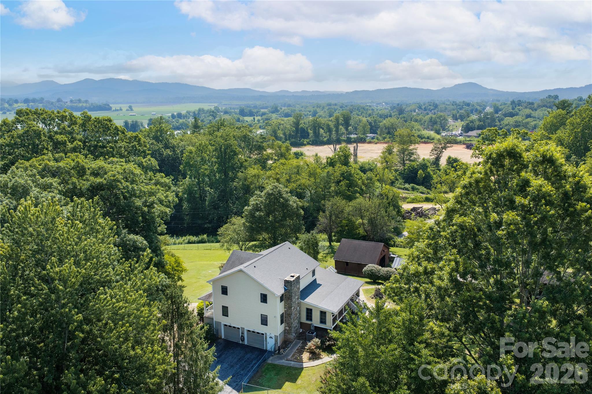 10 Old Turnpike Road — Mills River