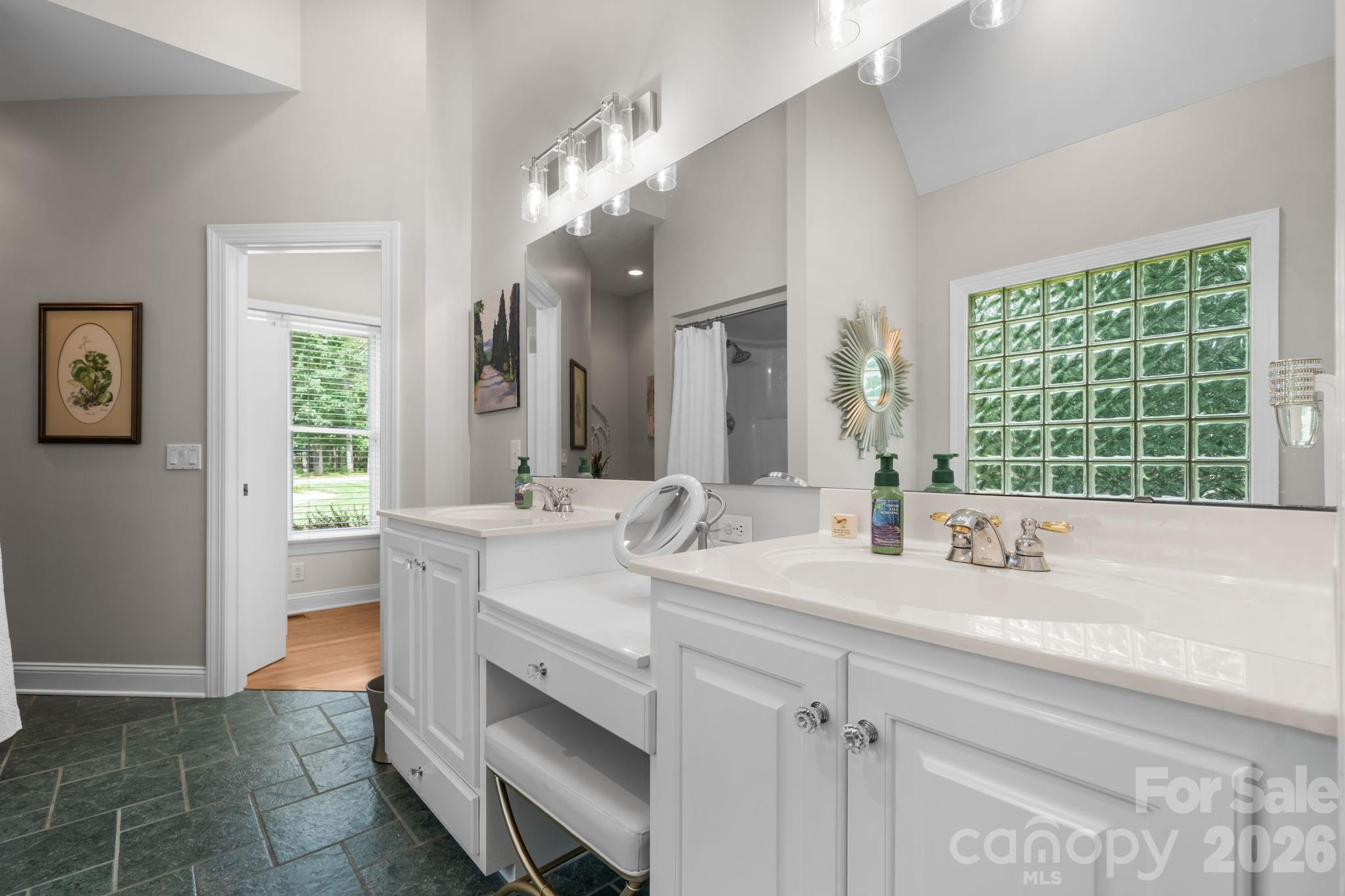 106 Oakland Court NE #9 & 10 — Valdese