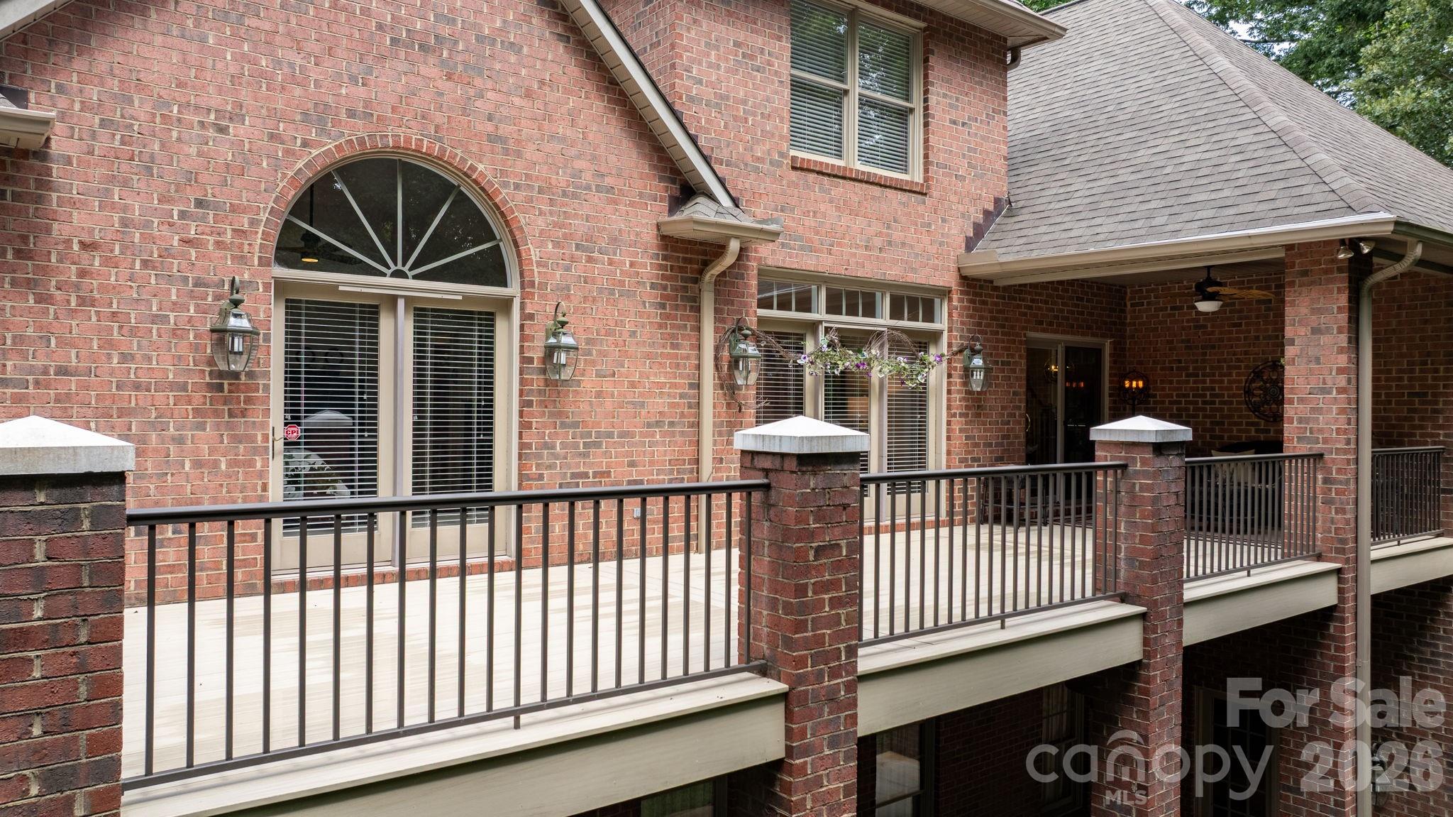 106 Oakland Court NE #9 & 10 — Valdese