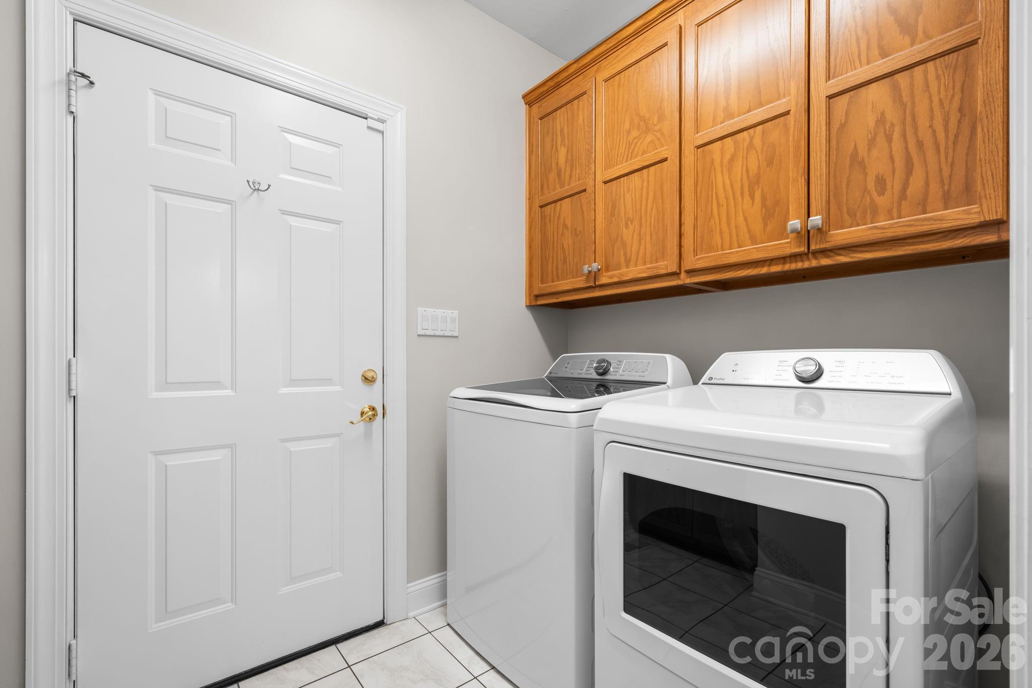 106 Oakland Court NE #9 & 10 — Valdese
