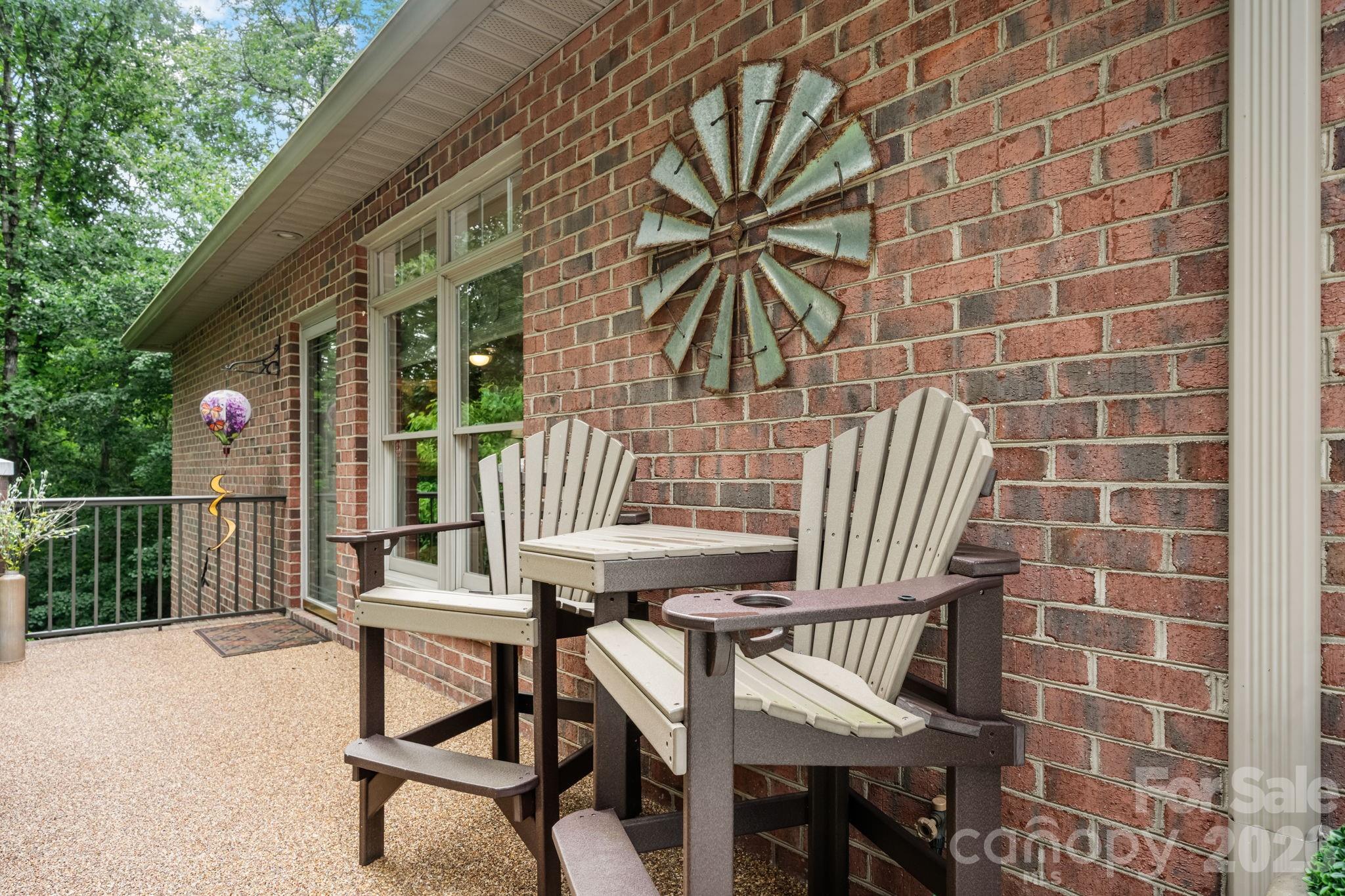 106 Oakland Court NE #9 & 10 — Valdese