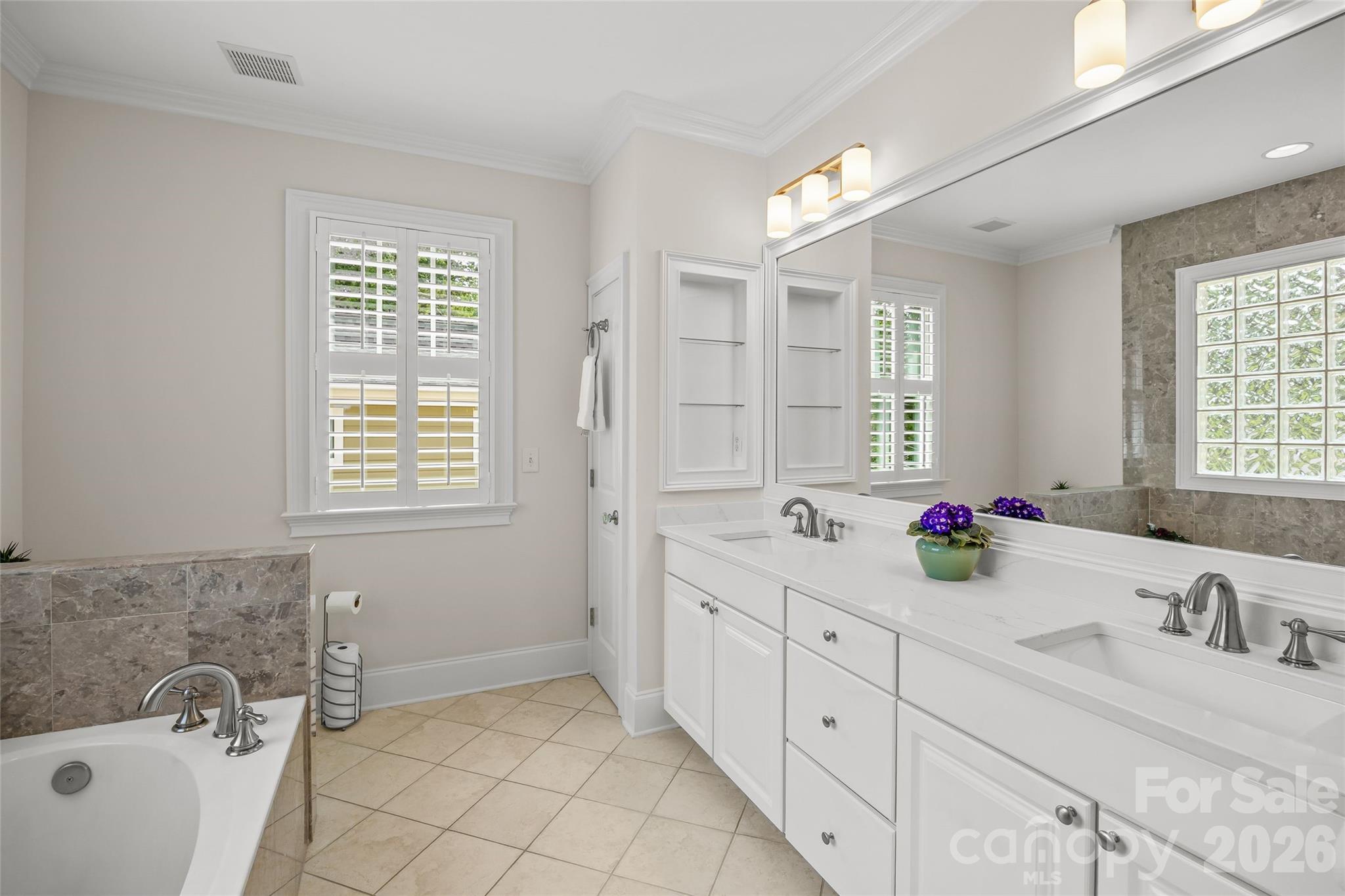 2200 Shenandoah Avenue — Charlotte