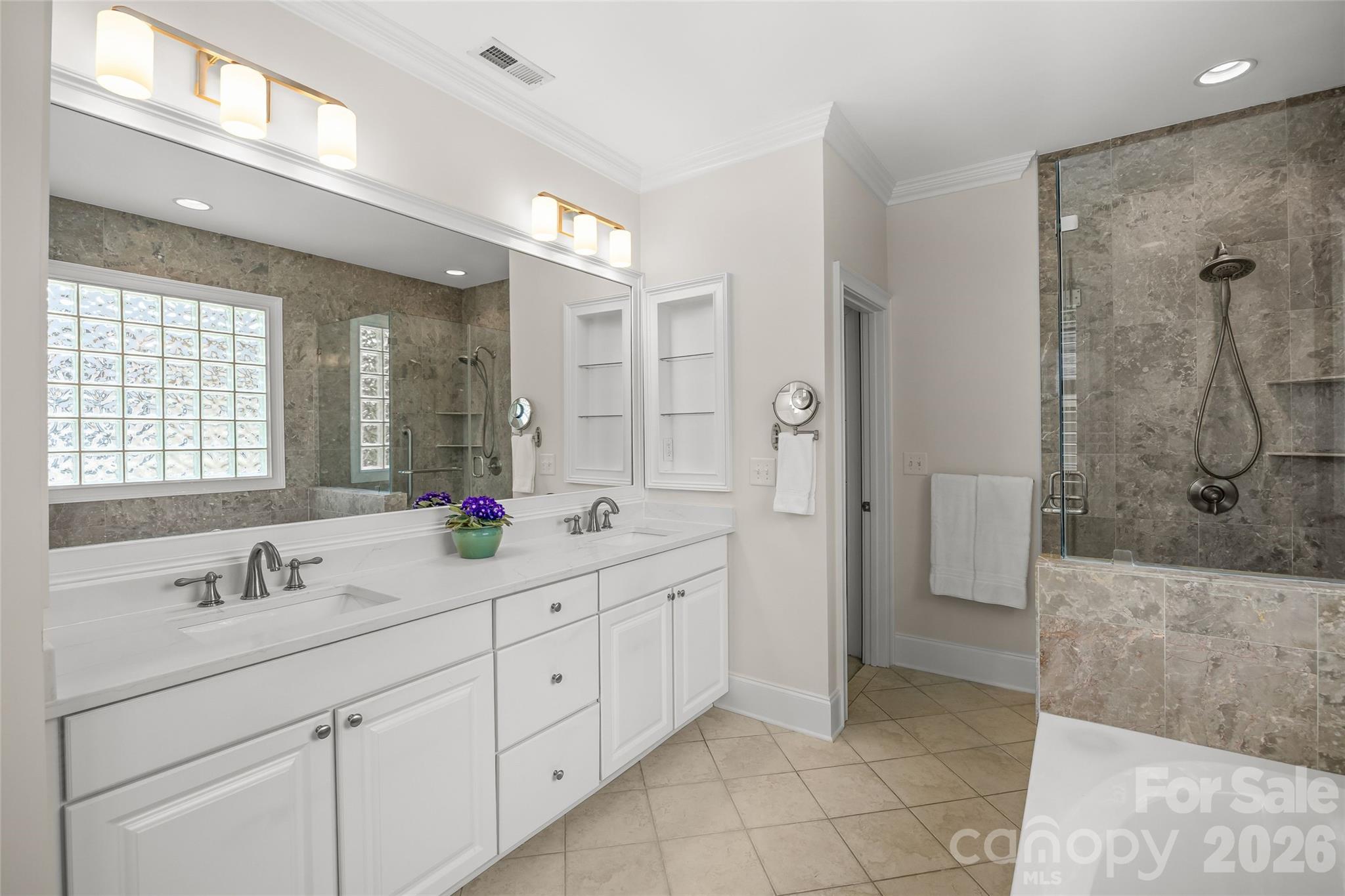 2200 Shenandoah Avenue — Charlotte