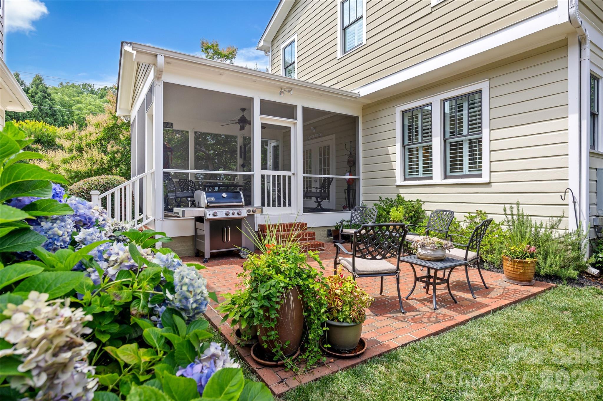 2200 Shenandoah Avenue — Charlotte