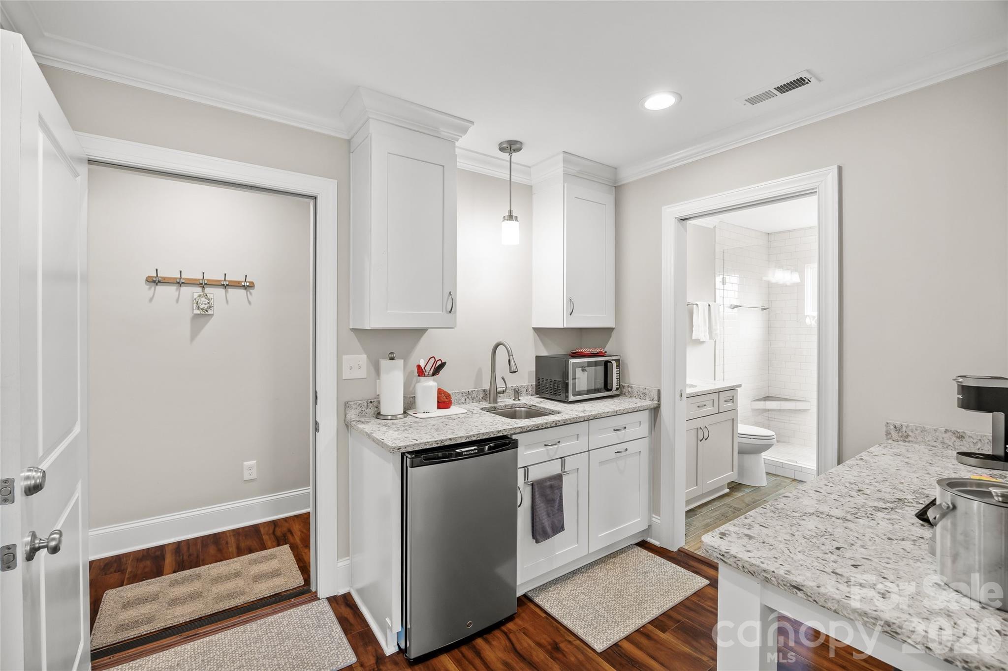 2200 Shenandoah Avenue — Charlotte