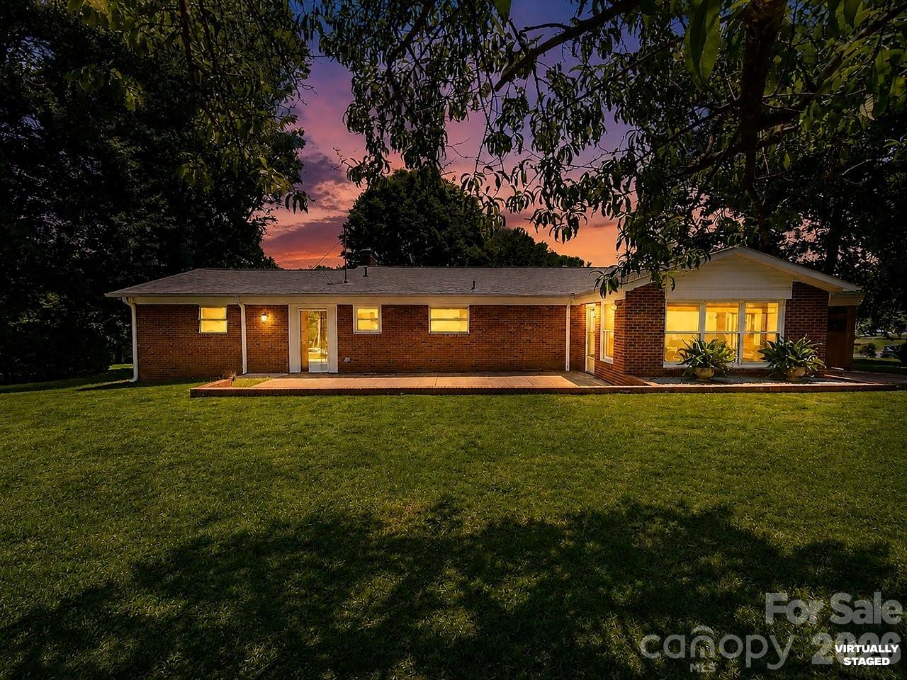 706 Hedrick Drive — Statesville