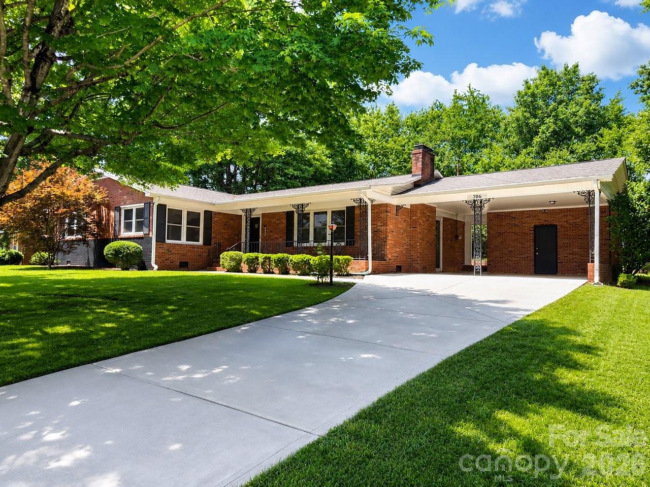 706 Hedrick Drive — Statesville