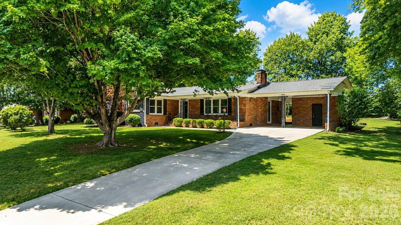 706 Hedrick Drive — Statesville