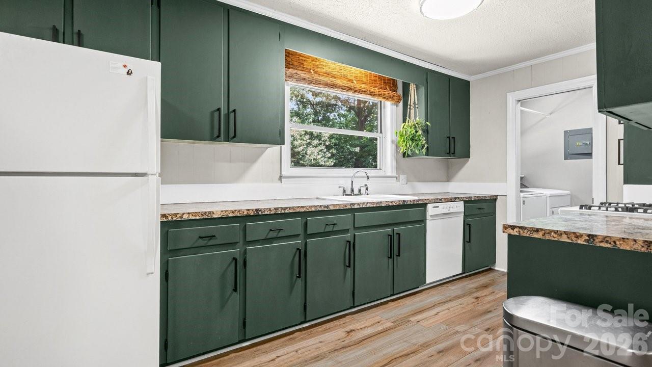 706 Hedrick Drive — Statesville